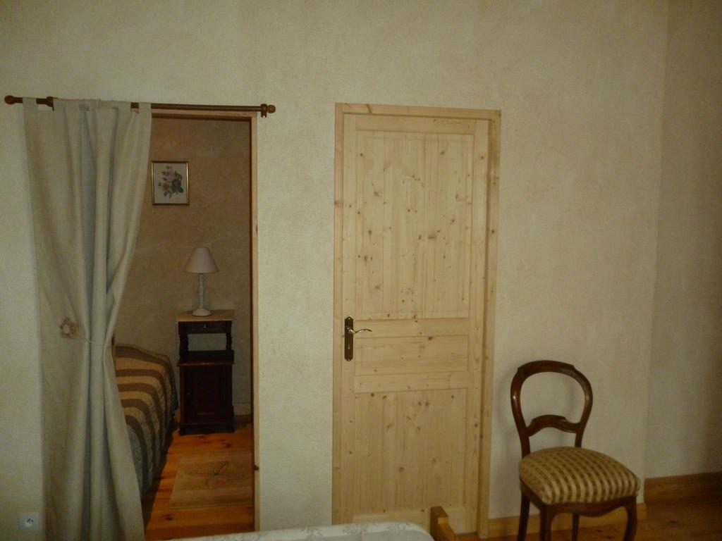 Chambres d'Hôtes Le Bourdieu Soulignac Quarto foto